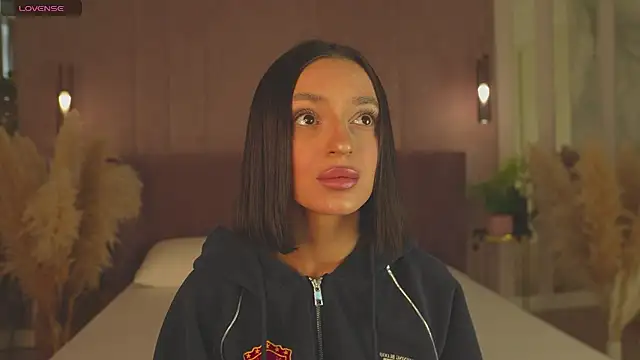 AdoraCortes online show from 15, 4, 2026