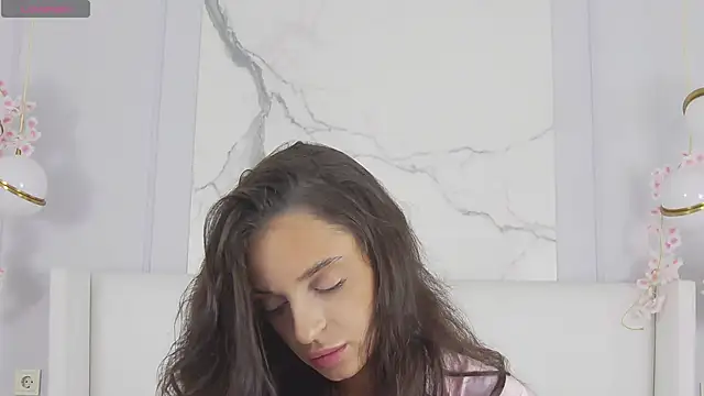 AdoraCortes online show from 9, 9, 2025