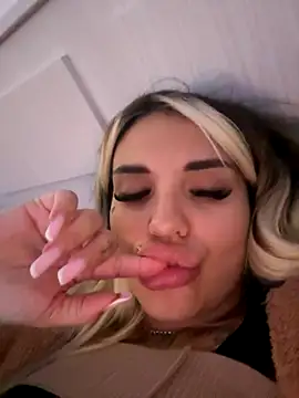 Princess-Jasmine07 online show from 21, 10, 2025