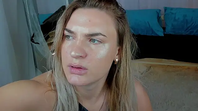 Snapshot of Marie_Ellie chatting on 13, 11, 2025 Marie Ellie online show from 13, 11, 2025