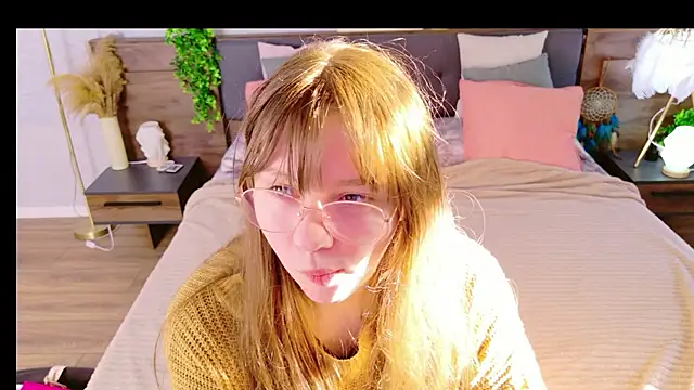 Moon  Bunny online show from 29, 5, 2026