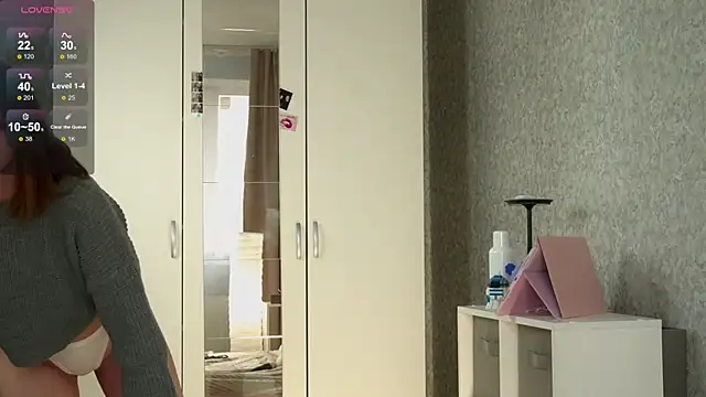 MiaSkyKiss online show from 14, 4, 2026