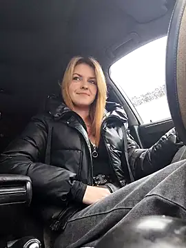 YOOUR EVAA online show from 10, 3, 2026