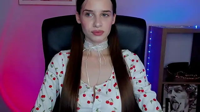 LuxMaya online show from 12, 11, 2025