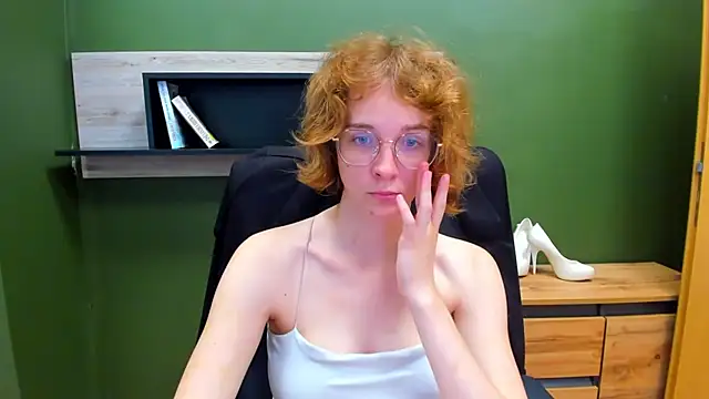 juicyPenny online show from 9, 9, 2025