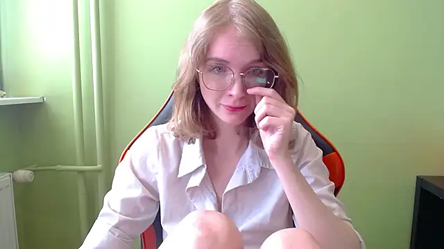 juicyPenny online show from 11, 4, 2026