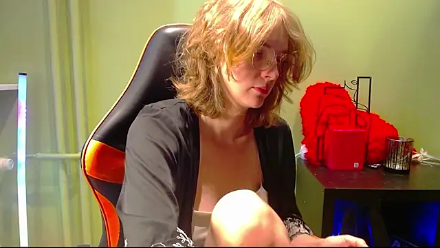 juicyPenny online show from 15, 7, 2026
