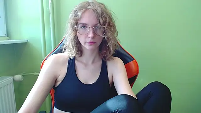 juicyPenny online show from 10, 3, 2026