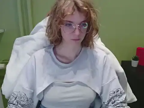 juicyPenny online show from 4, 12, 2025