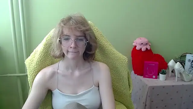 juicyPenny online show from 6, 11, 2025