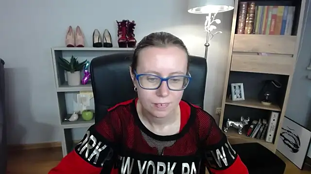 sweetxLizzy online show from 3, 11, 2025