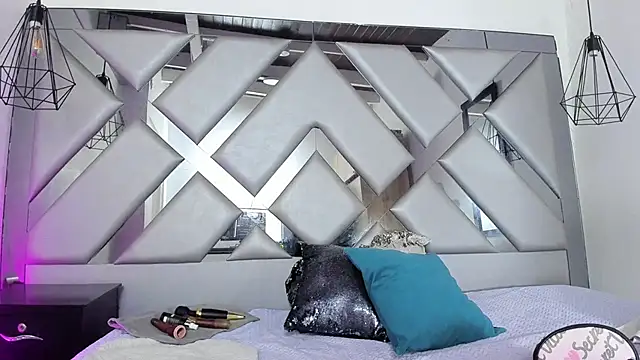 Lorenn Hill online show from 27, 11, 2025