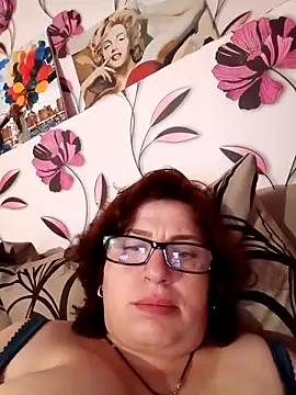 Snapshot of Darlene_Eleanor chatting on 17, 10, 2025 Darlene Eleanor online show from 17, 10, 2025