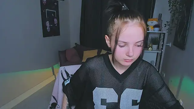 Leila xxBaby online show from 9, 9, 2025