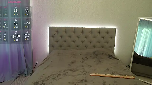 Katherinepinke online show from 7, 11, 2025