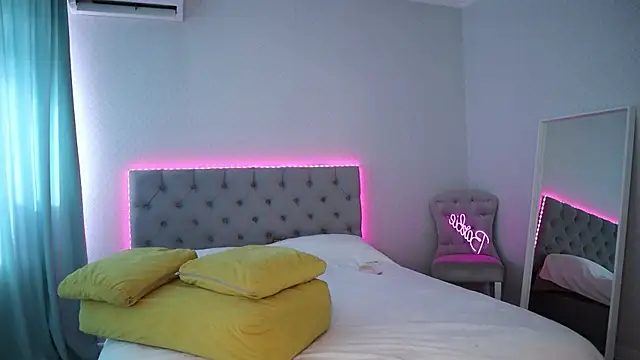 Katherinepinke online show from 31, 10, 2025