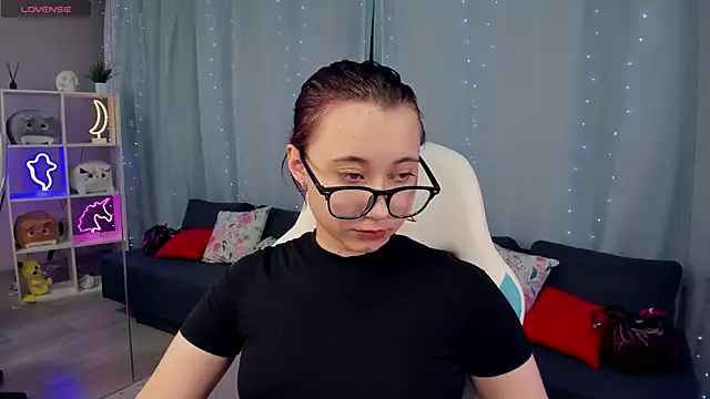 ClaraParks online show from 1, 12, 2025