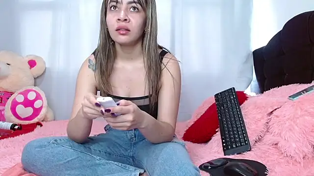 Charlothe Wright online show from 3, 11, 2025