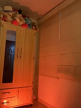 Lily  18 online show from 17, 1, 2026