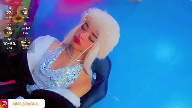 Dahlia Moss online show from 1, 10, 2025