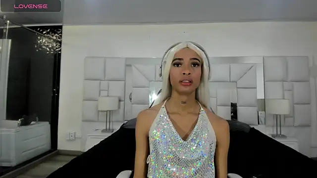 Dahlia Moss online show from 29, 11, 2025