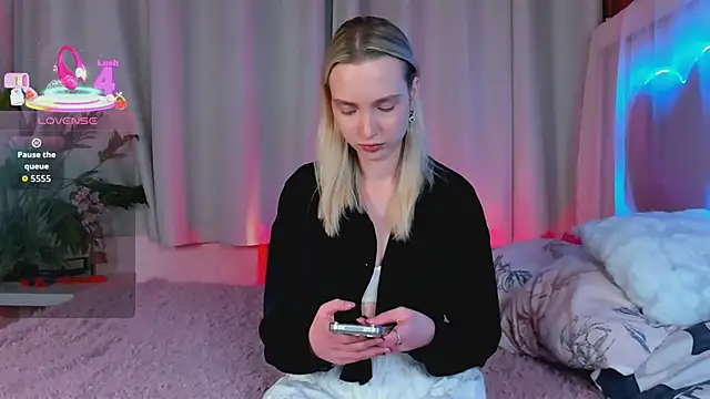 EllaBloom online show from 25, 2, 2026