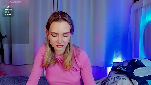 EllaBloom online show from 30, 11, 2025