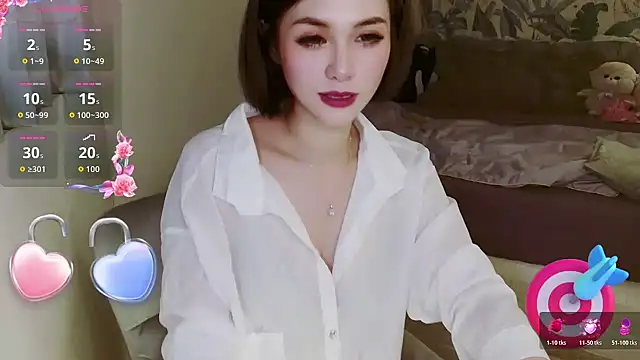 maya057000 online show from 6, 11, 2025