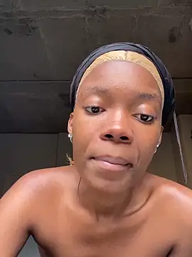 prettydollyy online show from 15, 4, 2026