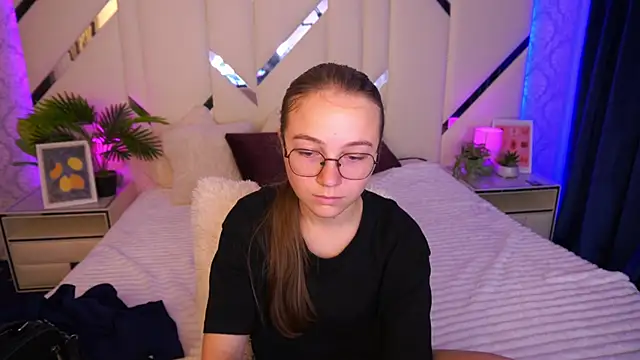 ArrinaWairr online show from 12, 9, 2025