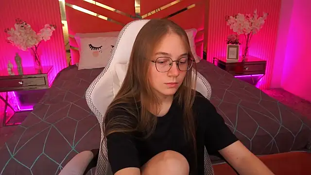 ArrinaWairr online show from 3, 10, 2025