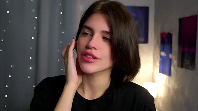 Snapshot of EleneButton chatting on 5, 2, 2026 EleneButton online show from 5, 2, 2026