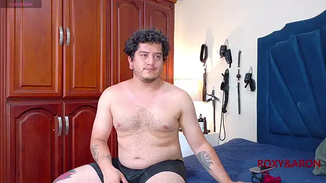 RoxyandAron2 online show from 11, 5, 2026