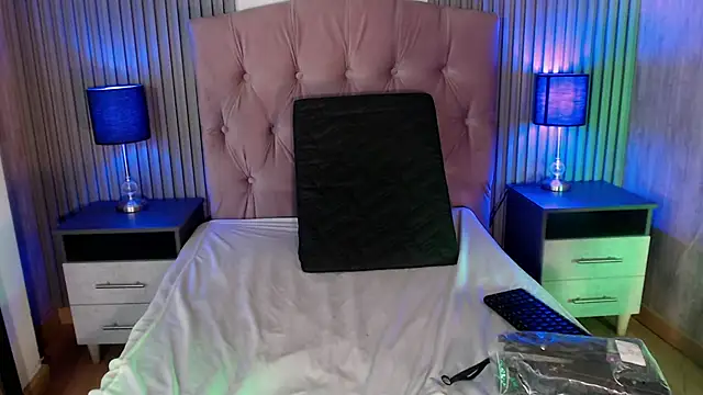 Bonnali lune online show from 27, 9, 2025