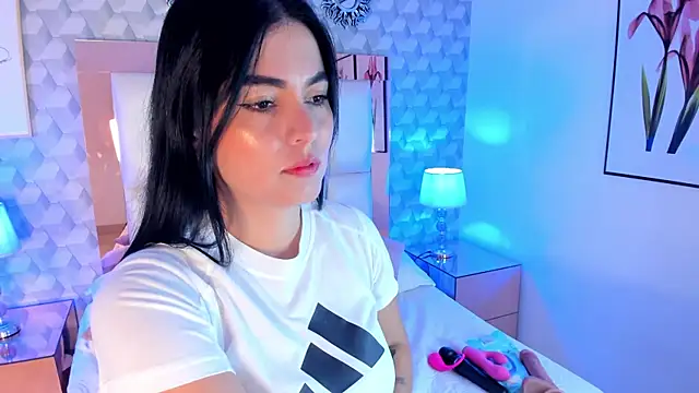 Sasha  sims   online show from 13, 11, 2025