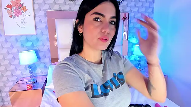 Sasha  sims   online show from 19, 11, 2025