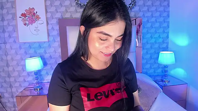 Sasha  sims   online show from 4, 10, 2025