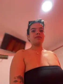 JuanitaMore01 online show from 7, 5, 2026