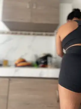 JuanitaMore01 online show from 4, 10, 2025