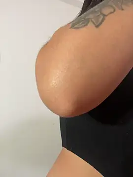 Snapshot of JuanitaMore01 chatting on 13, 2, 2026 JuanitaMore01 online show from 13, 2, 2026