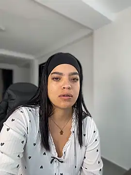 JuanitaMore01 online show from 29, 3, 2026