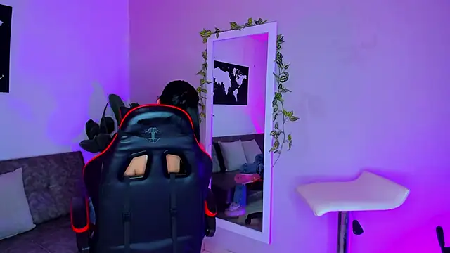 ZoeValencia1 online show from 9, 3, 2026