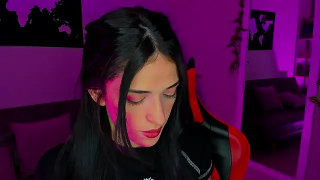 ZoeValencia1 online show from 16, 4, 2026