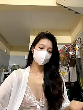 Snapshot of Miinami chatting on 2, 10, 2025 Miinami online show from 2, 10, 2025