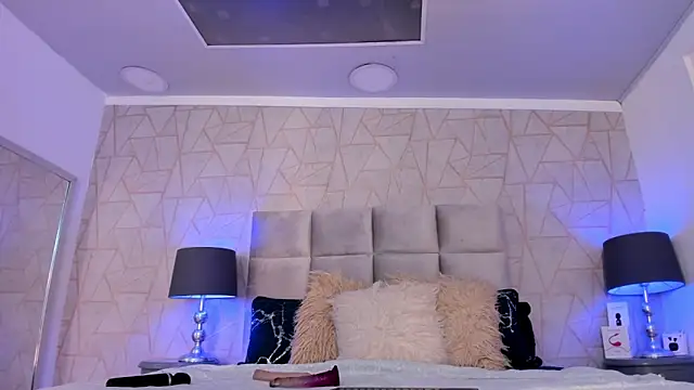 Emely florence  online show from 30, 11, 2025