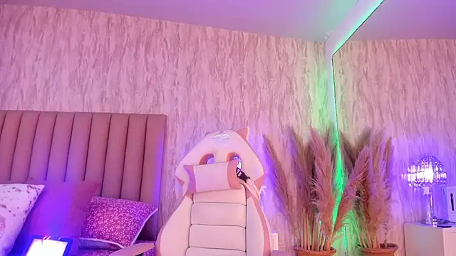 Emely florence  online show from 1, 3, 2026