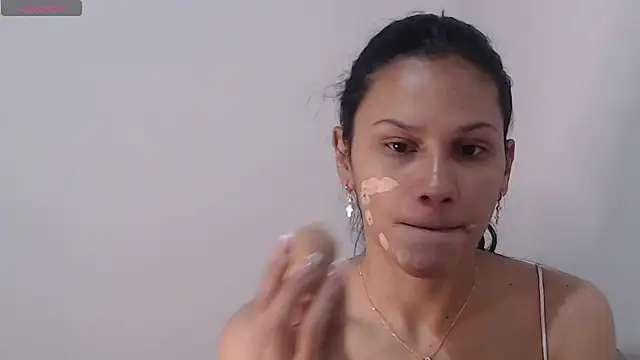 JessGarcia online show from 4, 11, 2025