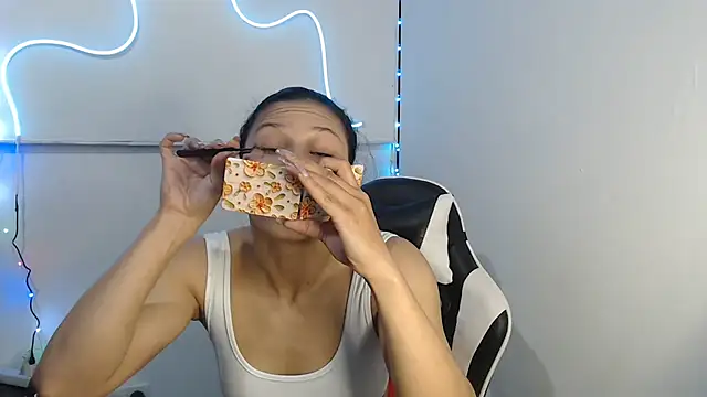 JessGarcia online show from 3, 12, 2025