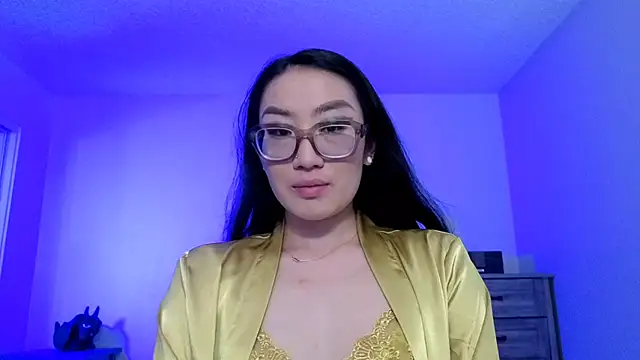 Aliciaz3 online show from 6, 10, 2025