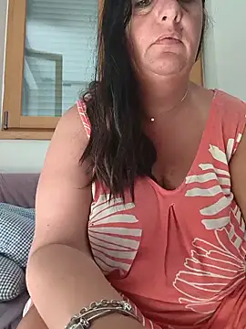 Snapshot of LaReginaNera chatting on 13, 6, 2026 LaReginaNera online show from 13, 6, 2026